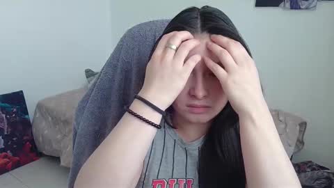 yessica_gomez01 online show from 02/04/26, 09:20