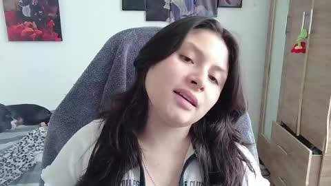 yessica_gomez01 online show from 04/23/26, 07:38