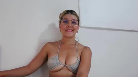 Snapshot of yessica_palmer chatting on 01/30/25, 10:19 online show from 01/30/25, 10:19