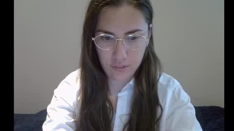 Kira online show from 09/10/25, 01:44