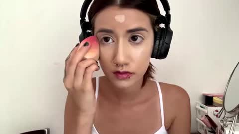Julia 3 online show from 07/07/26, 12:20