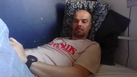 Snapshot of yewloo chatting on 10/05/25, 06:01 yewloo online show from 10/05/25, 06:01