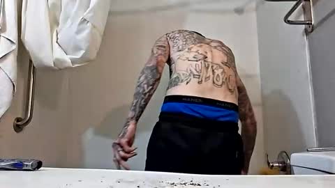 Snapshot of yfwb69xxx chatting on 11/03/25, 10:49 yfwb69xxx online show from 11/03/25, 10:49