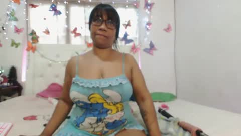 Snapshot of yhazan_blake88 chatting on 10/10/25, 04:06 Yhazan Blake online show from 10/10/25, 04:06