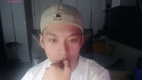 Snapshot of yichen009 chatting on 07/22/26, 07:38 yichen009 online show from 07/22/26, 07:38