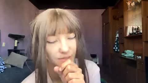 Mia  1st day online show from 07/30/26, 10:47