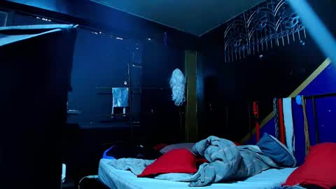 yingandyangg online show from 03/18/26, 06:11