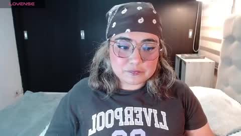 Snapshot of yini_angel07 chatting on 05/14/26, 03:13 hii i am yini online show from 05/14/26, 03:13