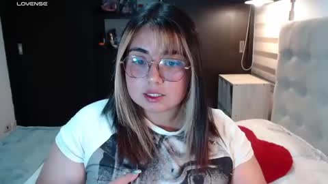 hii i am yini online show from 07/07/26, 04:37