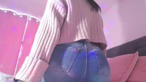 Snapshot of yinn_silver chatting on 02/08/25, 02:05 Yiny online show from 02/08/25, 02:05