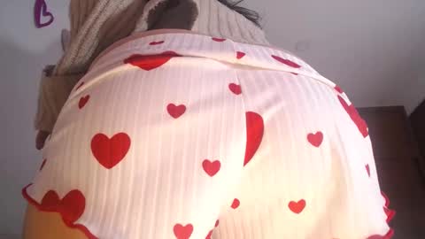 Snapshot of yinn_silver chatting on 03/07/25, 04:46 Yiny online show from 03/07/25, 04:46