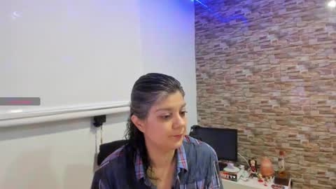 yinyyanghot online show from 11/25/25, 04:01