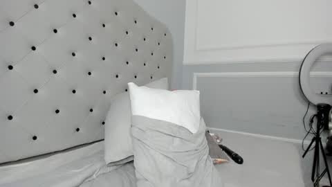 roxie reyes  online show from 01/25/25, 09:57