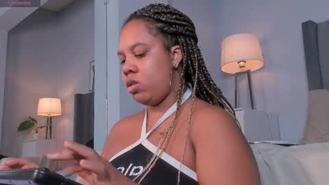 roxie reyes  online show from 09/21/25, 02:02