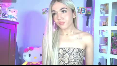 yiyii9 online show from 04/17/26, 10:29