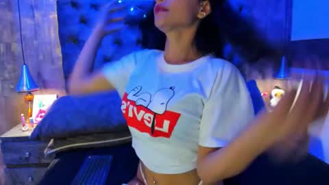 Snapshot of yiyisandoval chatting on 11/06/25, 08:43 yiyisandoval online show from 11/06/25, 08:43