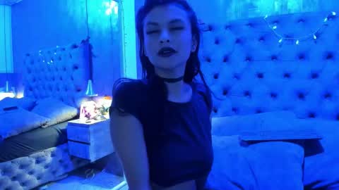 Snapshot of yiyisandoval chatting on 11/17/25, 08:47 yiyisandoval online show from 11/17/25, 08:47