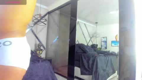 Yiyo online show from 02/05/25, 10:08