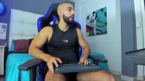 Yiyo online show from 09/25/25, 10:13