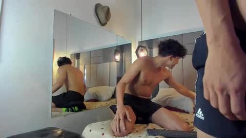 Snapshot of yizus_bonz chatting on 02/12/25, 01:52 yizus_bonz online show from 02/12/25, 01:52