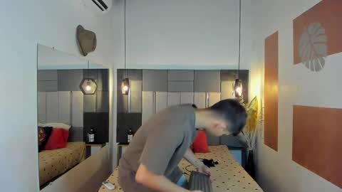 Snapshot of yizus_bonz chatting on 02/13/25, 11:37 yizus_bonz online show from 02/13/25, 11:37