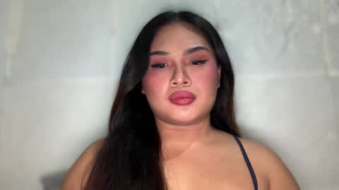 yllana love online show from 04/13/26, 08:47