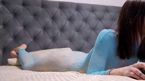 ynnasquirt online show from 02/15/26, 06:48