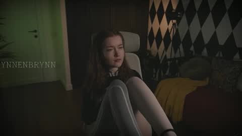 Snapshot of ynnenbrynn chatting on 02/21/25, 10:39 ynnenbrynn online show from 02/21/25, 10:39
