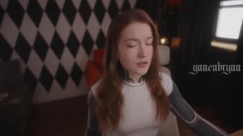 Snapshot of ynnenbrynn chatting on 11/12/25, 07:31 ynnenbrynn online show from 11/12/25, 07:31