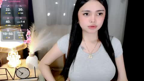 Snapshot of yogirl_abby chatting on 05/28/26, 03:53 Hi i am Abby i am Filipina Aussie youve ever wanted to meet NOT INTO CHEAP GUY online show from 05/28/26, 03:53