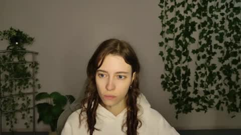 Snapshot of yoka_paradoxxx chatting on 09/17/25, 05:09 yoka_paradoxxx online show from 09/17/25, 05:09
