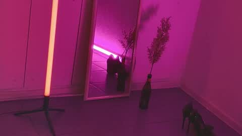 yoka_paradoxxx online show from 12/23/25, 05:05