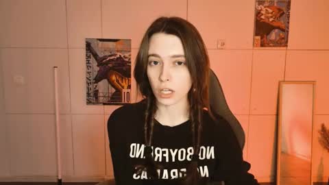 yoka_paradoxxx online show from 01/13/26, 09:03