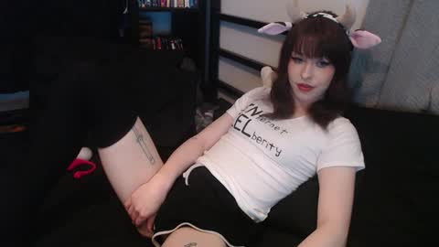 Yokai Girl online show from 11/20/25, 08:52