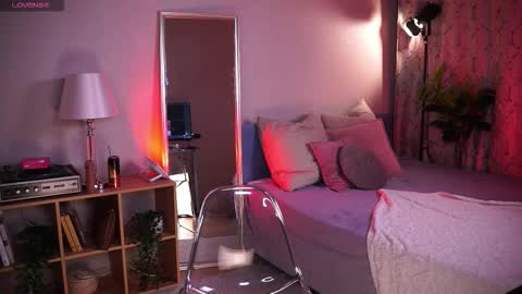 Yoko online show from 12/20/25, 06:20