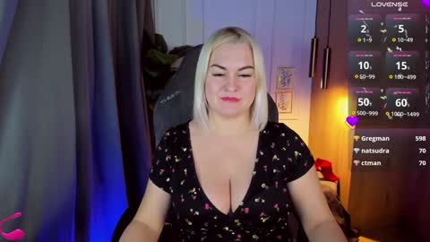 Snapshot of yolanda_kiss chatting on 02/03/25, 02:14 Yolanda online show from 02/03/25, 02:14