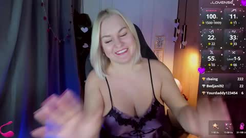 Snapshot of yolanda_kiss chatting on 02/19/25, 07:17 Yolanda online show from 02/19/25, 07:17