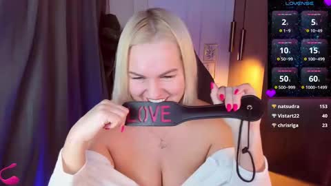 Snapshot of yolanda_kiss chatting on 02/25/25, 02:25 Yolanda online show from 02/25/25, 02:25