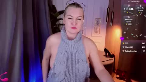 Snapshot of yolanda_kiss chatting on 03/12/25, 03:57 Yolanda online show from 03/12/25, 03:57