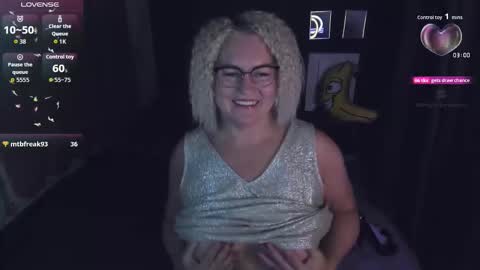 Snapshot of yolanda_kiss chatting on 09/16/25, 05:19 Yolanda online show from 09/16/25, 05:19