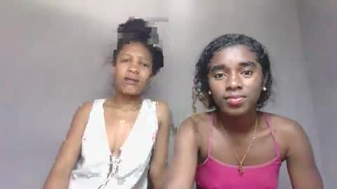 Snapshot of yolandrina05 chatting on 09/21/25, 04:25 yolandrina05 online show from 09/21/25, 04:25