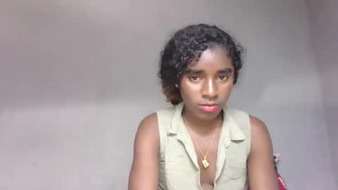 Snapshot of yolandrina05 chatting on 09/22/25, 05:53 yolandrina05 online show from 09/22/25, 05:53