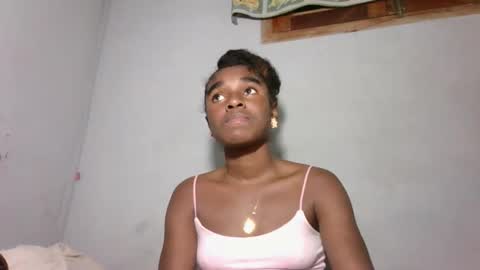 Snapshot of yolandrina05 chatting on 10/26/25, 04:46 yolandrina05 online show from 10/26/25, 04:46
