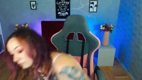 Yolandi-Foun online show from 11/06/25, 12:06