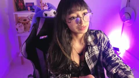 Yommi Winx online show from 11/28/25, 07:44