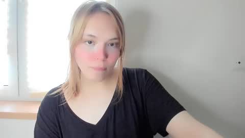 Snapshot of yomoyoo chatting on 02/15/25, 01:49 yomoyoo online show from 02/15/25, 01:49