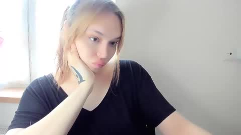 Snapshot of yomoyoo chatting on 02/20/25, 01:19 yomoyoo online show from 02/20/25, 01:19