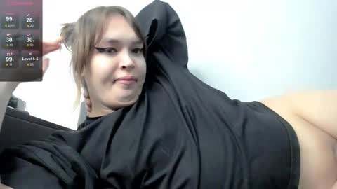 Snapshot of yomoyoo chatting on 10/29/25, 08:21 yomoyoo online show from 10/29/25, 08:21