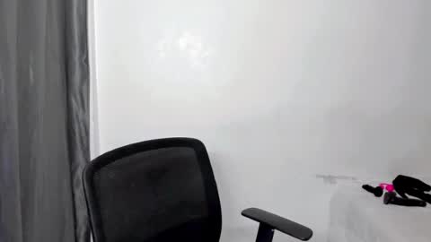 Snapshot of yonas_fucktoy chatting on 07/15/26, 03:12 yona online show from 07/15/26, 03:12