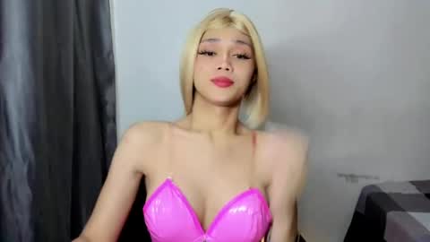 Snapshot of yonas_fucktoy chatting on 07/19/26, 09:18 yona online show from 07/19/26, 09:18
